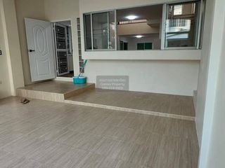 For sale 3 bedrooms townhouse in Mueang Nonthaburi, Nonthaburi