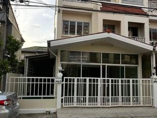 For sale 3 bedrooms townhouse in Mueang Nonthaburi, Nonthaburi