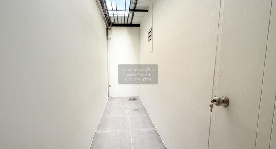 For sale 5 bedrooms townhouse in Bang Kruai, Nonthaburi