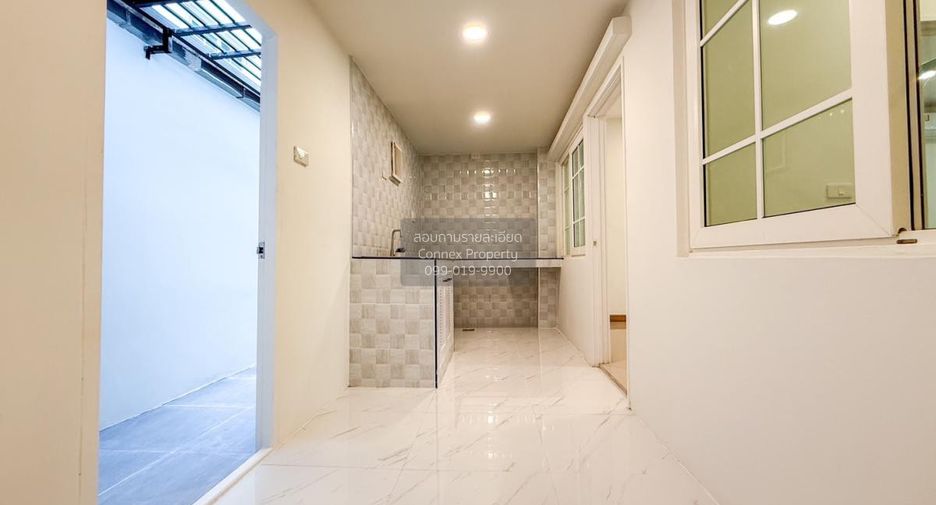 For sale 5 bedrooms townhouse in Bang Kruai, Nonthaburi