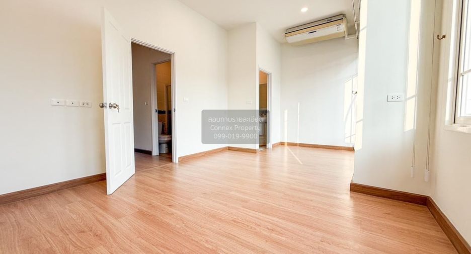 For sale 5 bedrooms townhouse in Bang Kruai, Nonthaburi