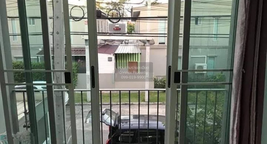For sale 3 bedrooms townhouse in Don Mueang, Bangkok