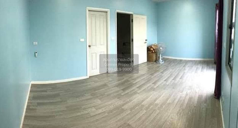 For sale 3 bedrooms townhouse in Don Mueang, Bangkok