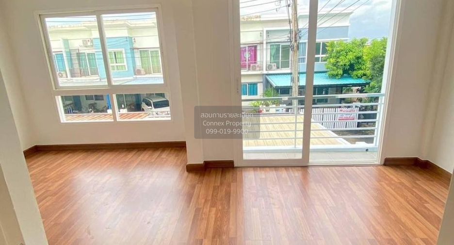 For sale 2 bedrooms townhouse in Lam Luk Ka, Pathum Thani