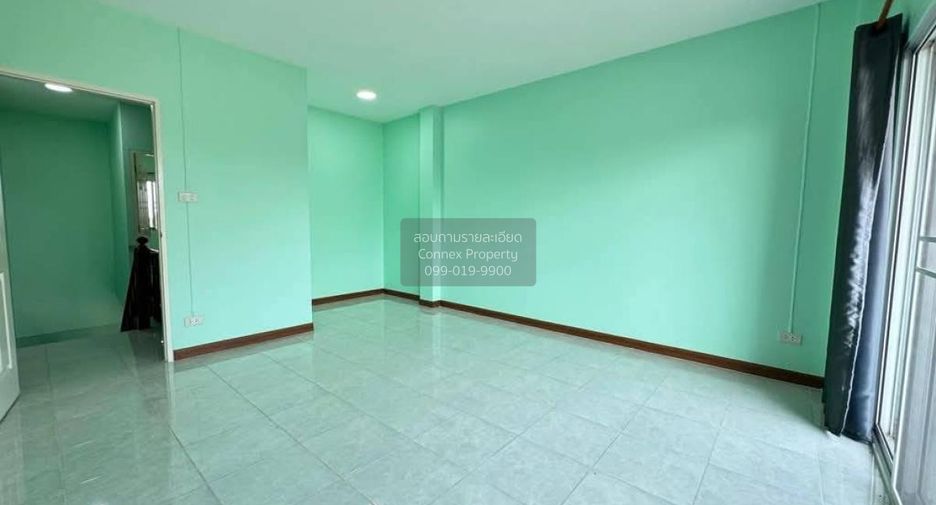 For sale 4 bedrooms townhouse in Sai Noi, Nonthaburi