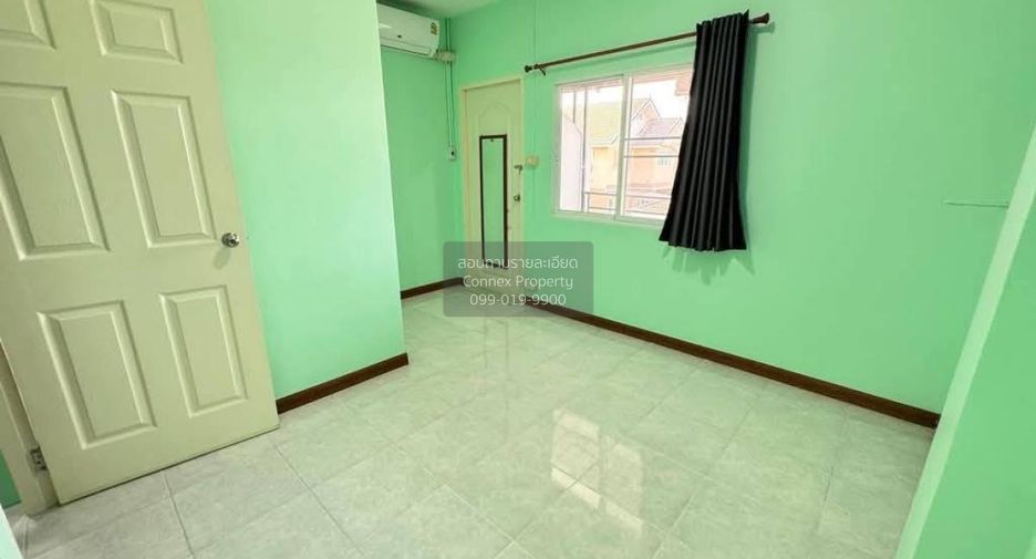 For sale 4 bedrooms townhouse in Sai Noi, Nonthaburi