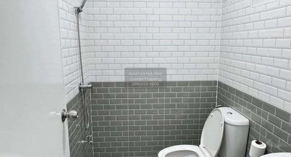 For sale 4 bedrooms townhouse in Sai Noi, Nonthaburi