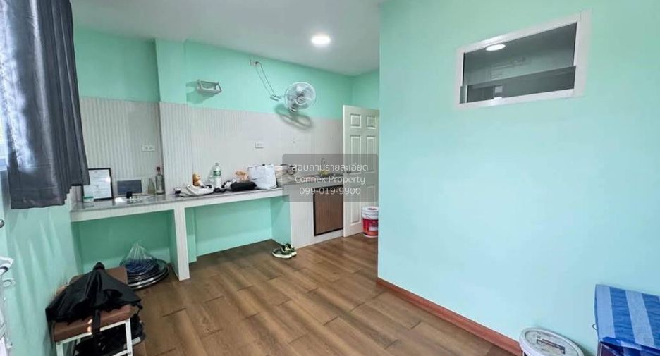 For sale 4 bedrooms townhouse in Sai Noi, Nonthaburi