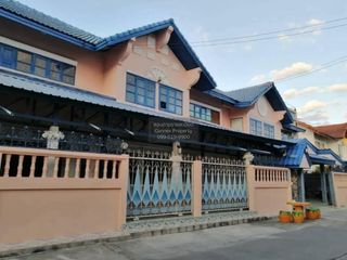 Haus zum Kauf mit 4 Zimmer in Nong Khaem, Bangkok