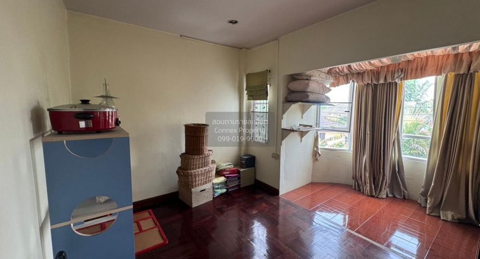 For sale 4 bedrooms townhouse in Don Mueang, Bangkok