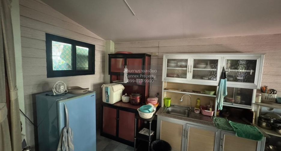 For sale 4 bedrooms townhouse in Don Mueang, Bangkok