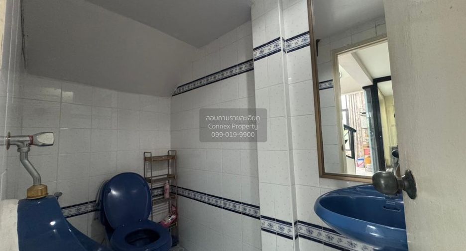 For sale 4 bedrooms townhouse in Don Mueang, Bangkok