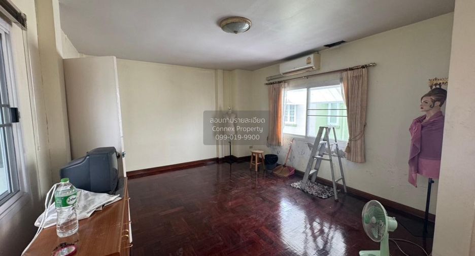 For sale 4 bedrooms townhouse in Don Mueang, Bangkok