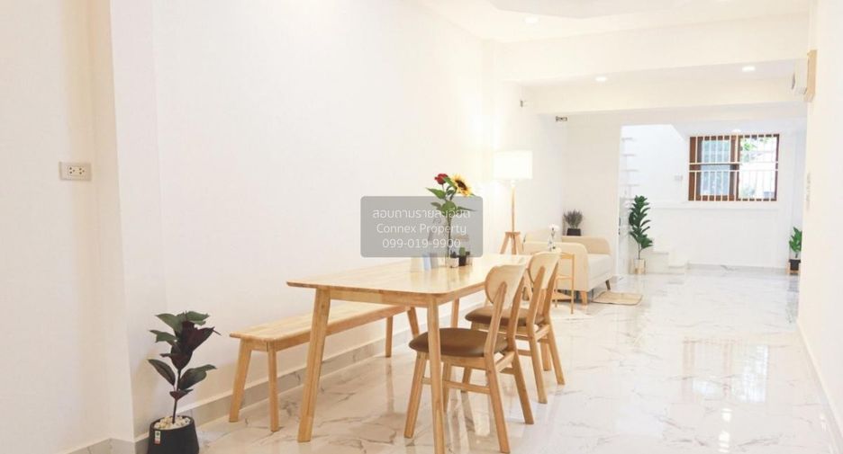 For sale 2 bedrooms townhouse in Lat Phrao, Bangkok