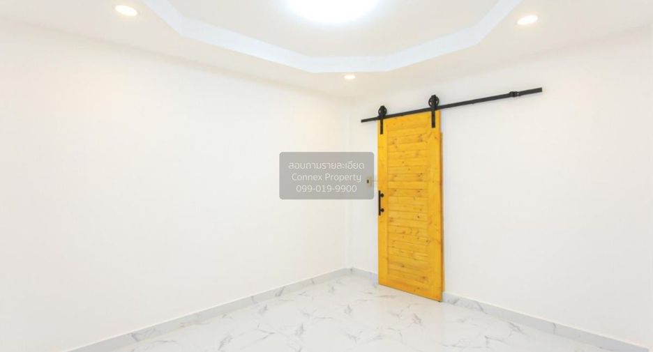 For sale 2 bedrooms townhouse in Lat Phrao, Bangkok
