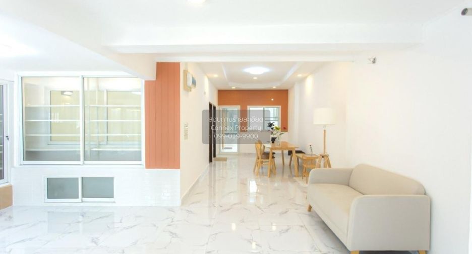 For sale 2 bedrooms townhouse in Lat Phrao, Bangkok