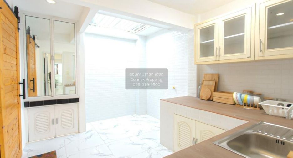 For sale 2 bedrooms townhouse in Lat Phrao, Bangkok