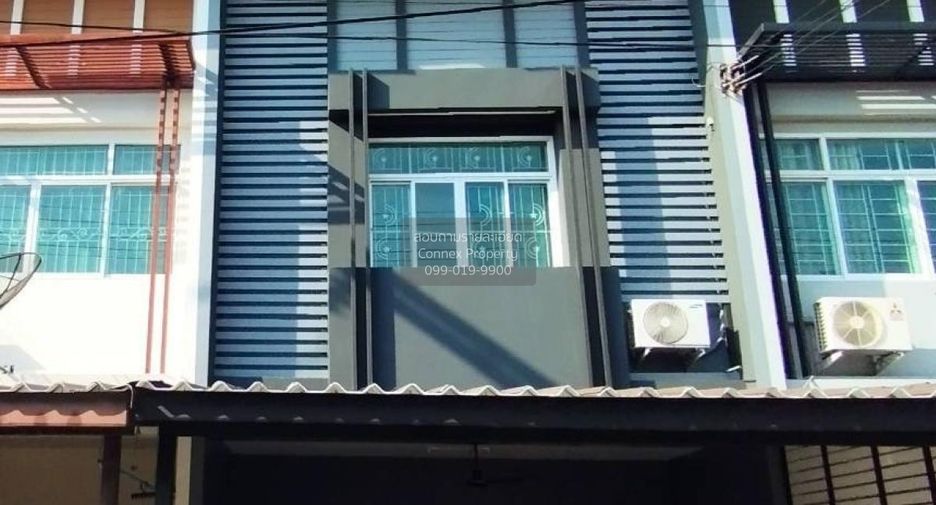 For sale 3 bedrooms townhouse in Mueang Pathum Thani, Pathum Thani