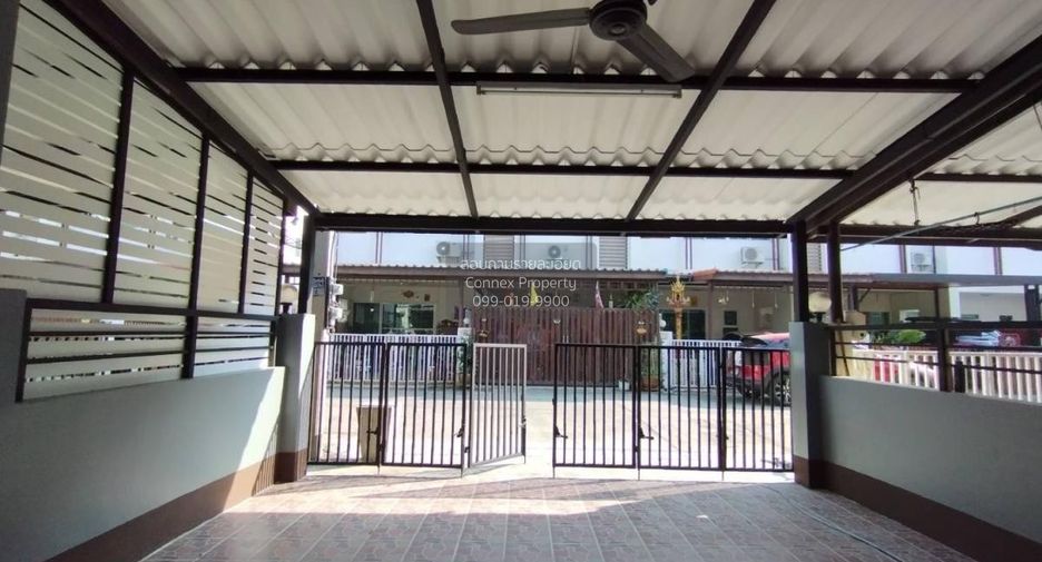 For sale 3 bedrooms townhouse in Mueang Pathum Thani, Pathum Thani