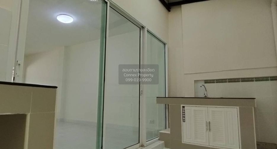 For sale 3 bedrooms townhouse in Mueang Pathum Thani, Pathum Thani