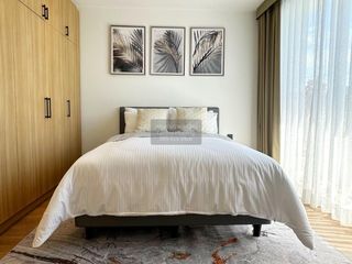 For sale 4 bedrooms townhouse in Watthana, Bangkok
