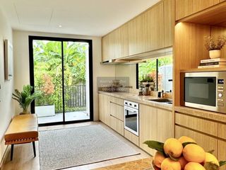 For sale 4 bedrooms townhouse in Watthana, Bangkok