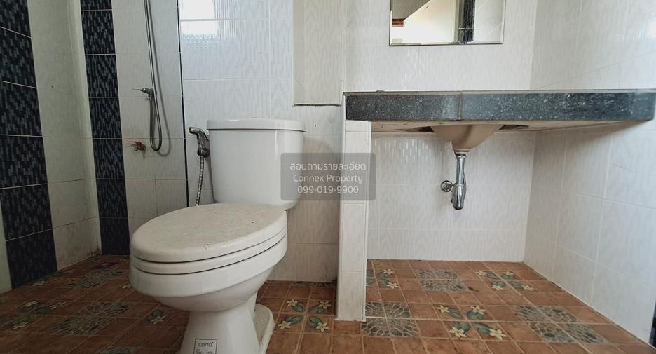 For sale 2 bedrooms retail Space in Si Racha, Chonburi
