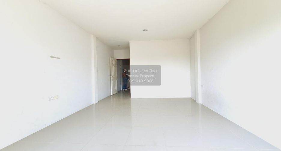 For sale 2 bedrooms retail Space in Si Racha, Chonburi