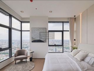 For sale 3 bedrooms condo in Ratchathewi, Bangkok