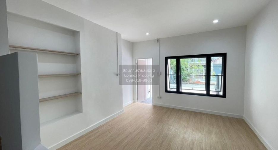 For sale 3 bedrooms townhouse in Lam Luk Ka, Pathum Thani
