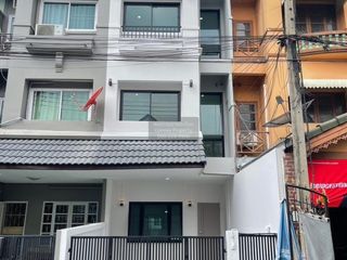 For sale 3 bedrooms townhouse in Lam Luk Ka, Pathum Thani