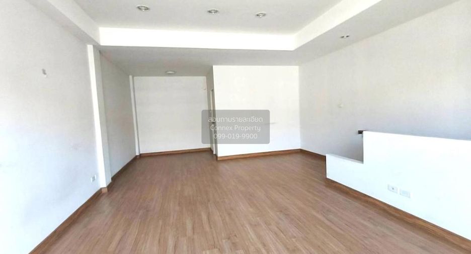 For sale 4 bedrooms townhouse in Bueng Kum, Bangkok
