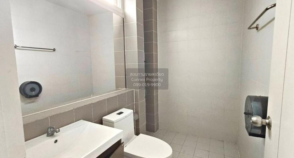 For sale 4 bedrooms townhouse in Bueng Kum, Bangkok