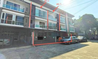 For sale 4 bedrooms townhouse in Bueng Kum, Bangkok