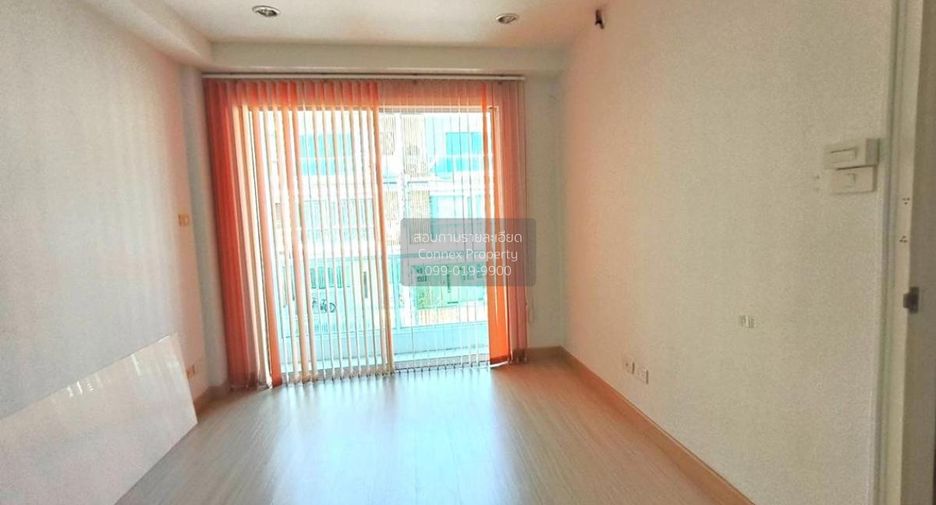 For sale 4 bedrooms townhouse in Bueng Kum, Bangkok