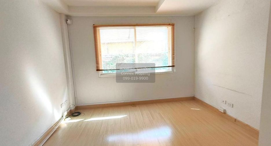 For sale 4 bedrooms townhouse in Bueng Kum, Bangkok