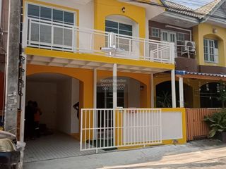 Casa adosada en venta de 4 habitaciones en Bang Bua Thong, Nonthaburi