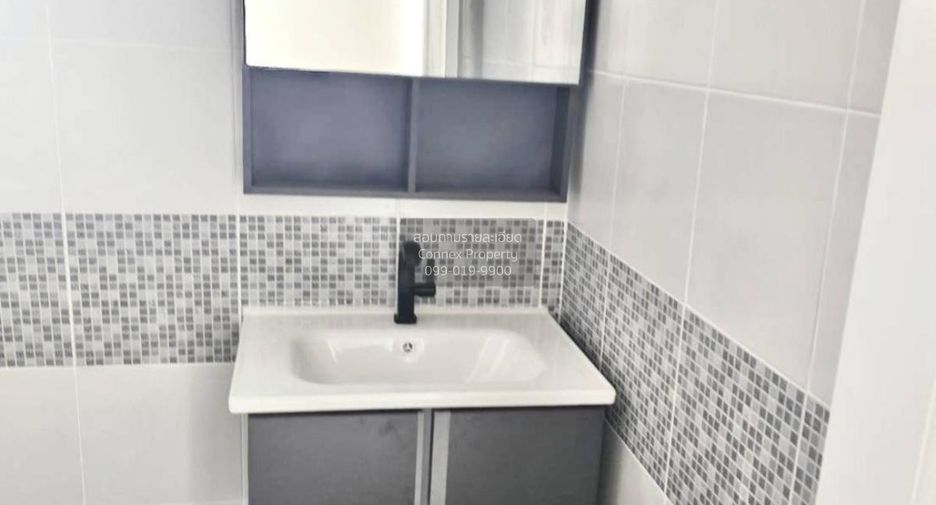 For sale 3 bedrooms townhouse in Khlong Sam Wa, Bangkok