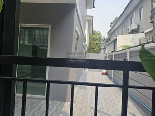 For sale 3 bedrooms townhouse in Khlong Sam Wa, Bangkok