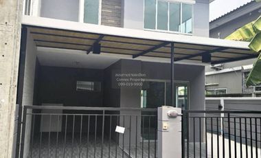 For sale 3 bedrooms townhouse in Khlong Sam Wa, Bangkok