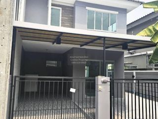 For sale 3 bedrooms townhouse in Khlong Sam Wa, Bangkok