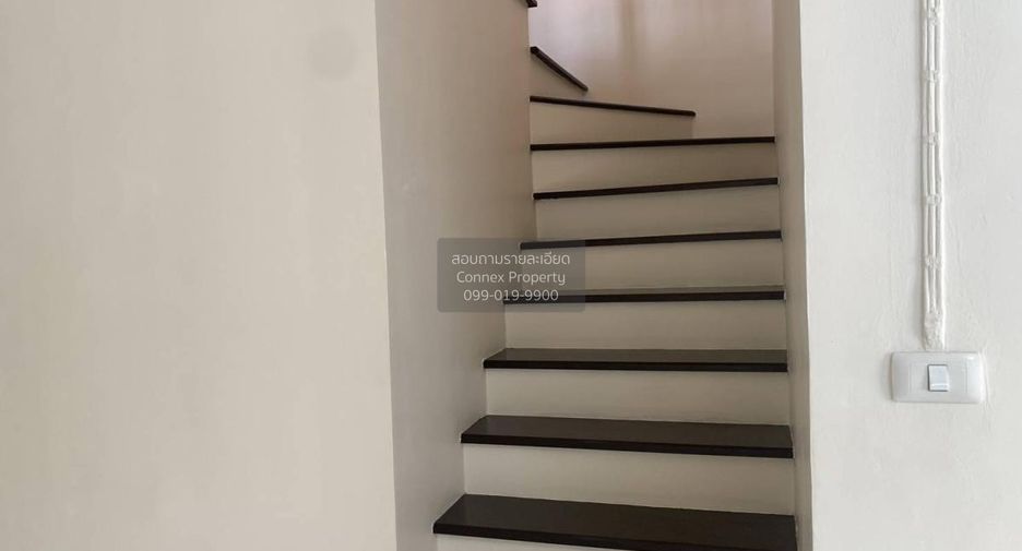 For sale 3 bedrooms townhouse in Mueang Pathum Thani, Pathum Thani