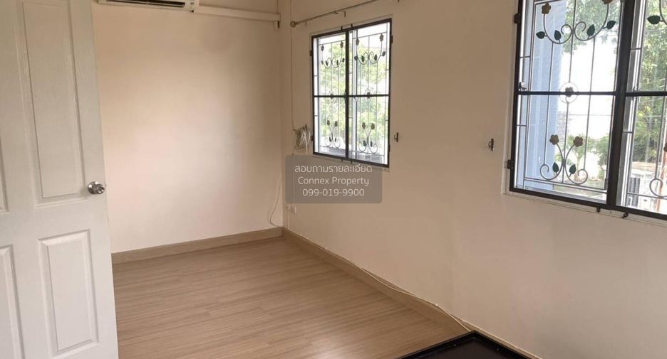 For sale 3 bedrooms townhouse in Mueang Pathum Thani, Pathum Thani
