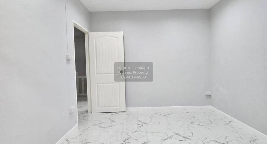 Casa adosada en venta de 3 habitaciones en Bang Bua Thong, Nonthaburi