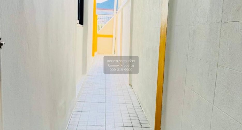 À vendre 3 chambres maison de ville à Sai Noi, Nonthaburi