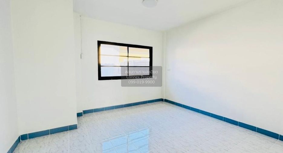 À vendre 3 chambres maison de ville à Sai Noi, Nonthaburi