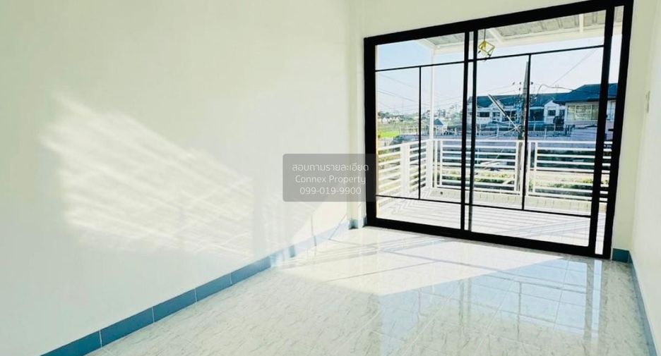À vendre 3 chambres maison de ville à Sai Noi, Nonthaburi