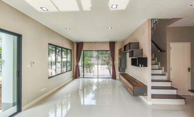 Casa en venta de 3 habitaciones en Mueang Pathum Thani, Pathum Thani