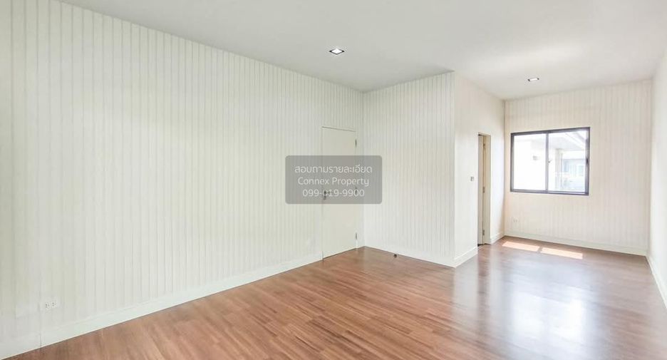 For sale 3 bedrooms house in Mueang Pathum Thani, Pathum Thani
