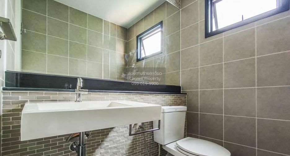 For sale 3 bedrooms house in Mueang Pathum Thani, Pathum Thani